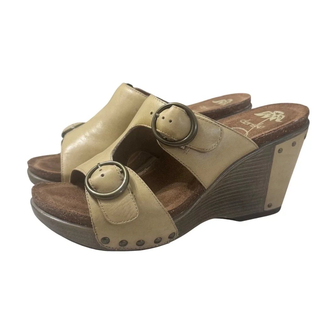 Dansko Fern Wedge Sandals Womens 8 Tan Leather Studded Buckle 1908039300
